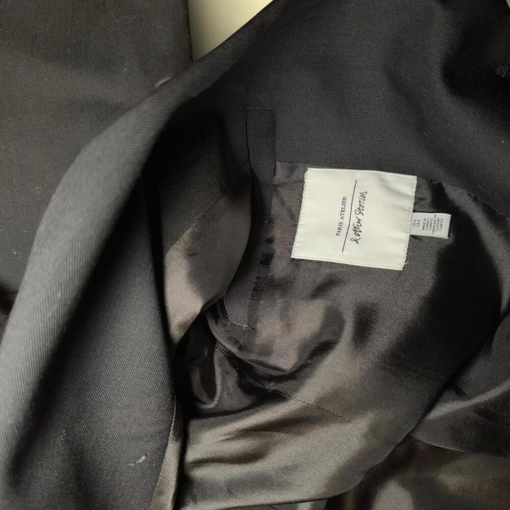 & Other Stories Beautiful Black Blazer With Shoulder Padding View 2